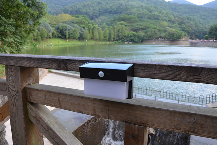 solar powered LED wall light