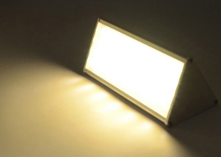 solar wall light