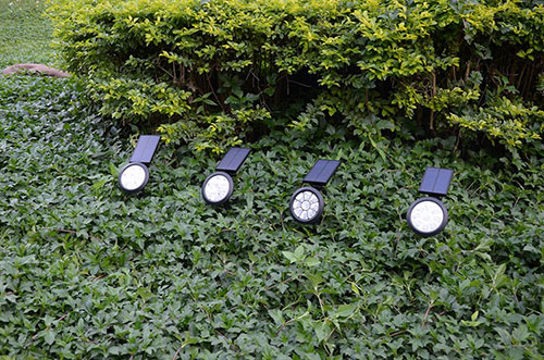 solar-lawn-light-for-landscape